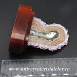 Felie ametist pe suport de lemn