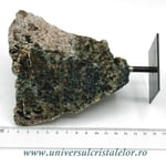 Ametist roz pe suport de metal