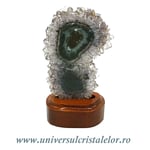 Felie ametist pe suport de lemn