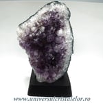 Ametist pe suport de lemn