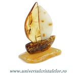 Figurina chihlimbar corabie