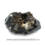 Granat negru ( melanit )