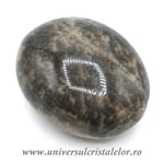 Piatra lunii rosie polisata