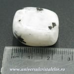 Piatra lunii alba piatra rulata