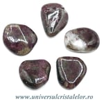 Turmalina rosie piatra rulata