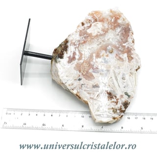 Ametist roz pe suport de metal mineral unicat m07