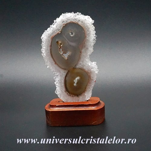 Felie ametist pe suport de lemn nimeral unicat m08