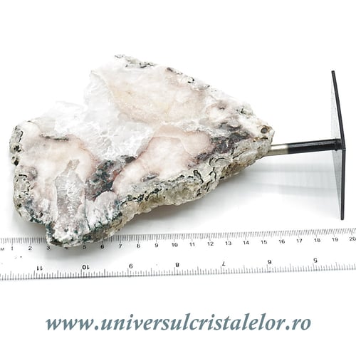 Ametist roz pe suport de metal mineral unicat m08