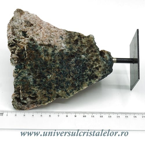 Ametist roz pe suport de metal mineral unicat m03