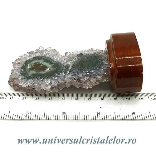 Felie ametist pe suport de lemn nimeral unicat m07