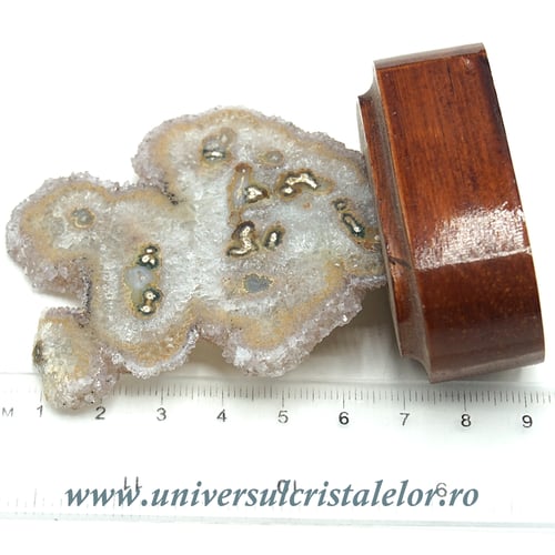 Felie ametist pe suport de lemn nimeral unicat m06