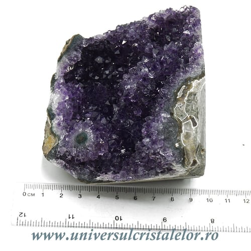 Ametist cu baza mineral unicat m55