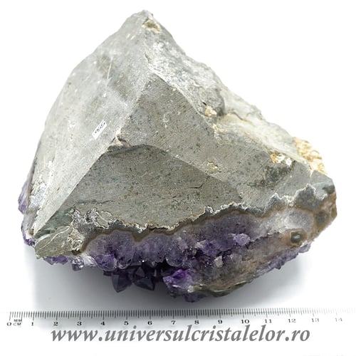 Ametist cu baza mineral unicat m10