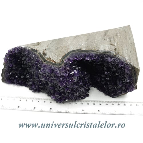 Ametist cu baza mineral unicat m54