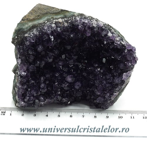 Ametist cu baza mineral unicat m12