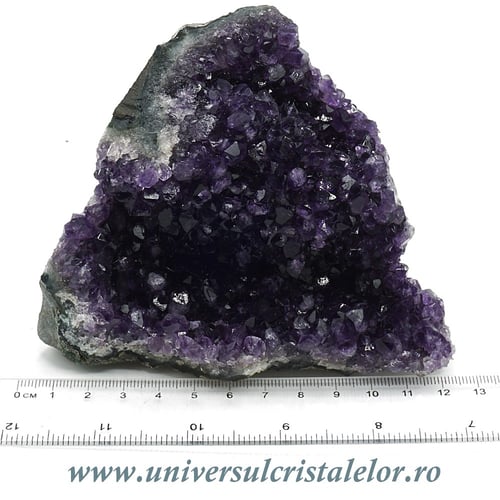 Ametist cu baza mineral unicat m11