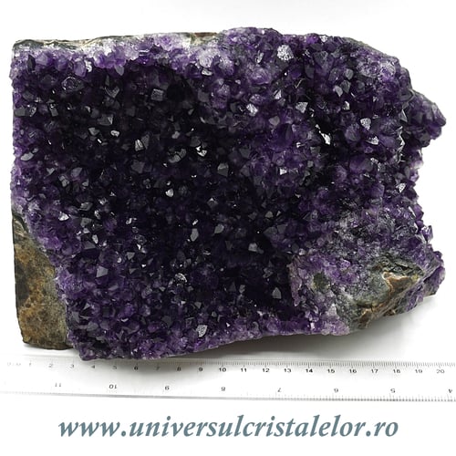 Ametist cu baza mineral unicat m28