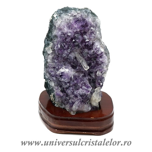 Ametist pe suport de lemn mineral unicat m35