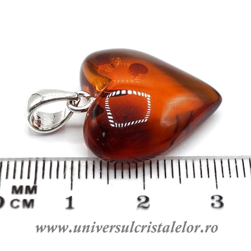 Pandantiv chihlimbar inima