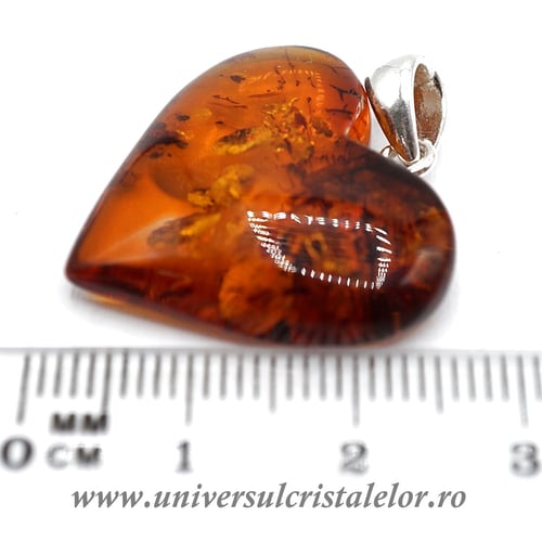 Pandantiv chihlimbar inima