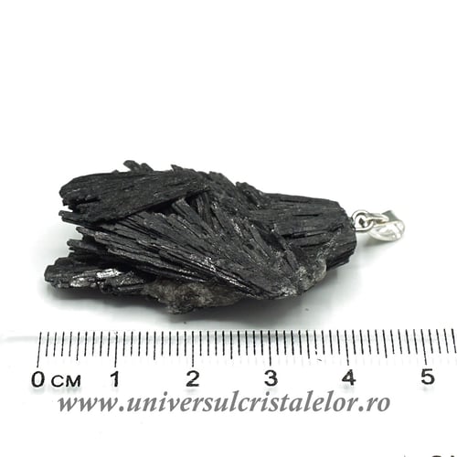 Pandantiv cianit negru