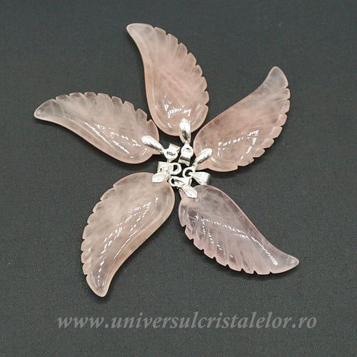 Pandantiv cuart roz aripa m1