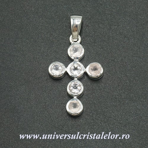 Pandantiv cuart roz cruciulita