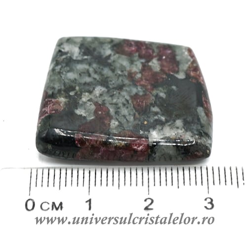 Eudialit piatra rulata