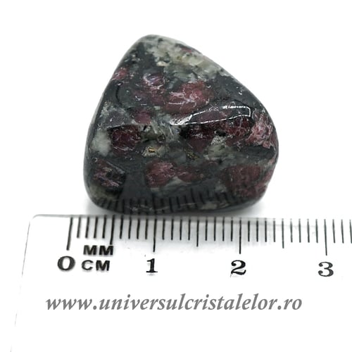 Eudialit piatra rulata