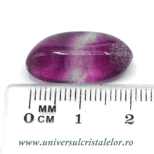 Fluorina mov piatra rulata