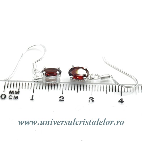 Cercei granat oval fatetat