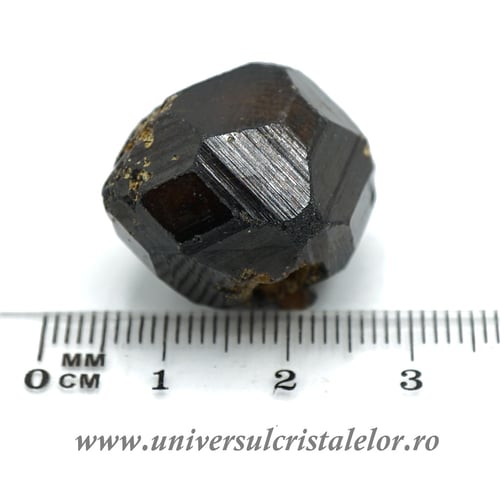 Granat negru ( melanit )