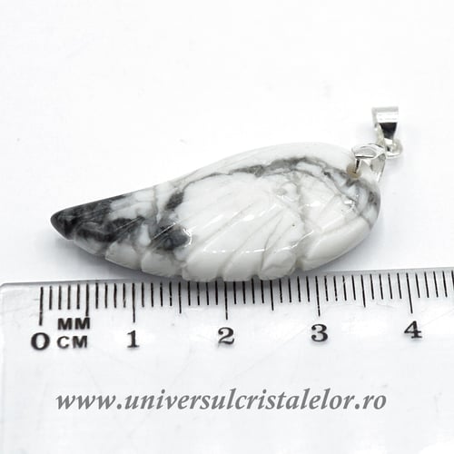 Pandantiv howlit aripa m2