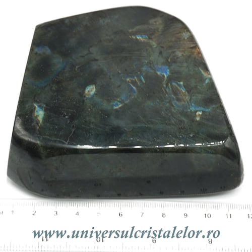 Sculptura labradorit