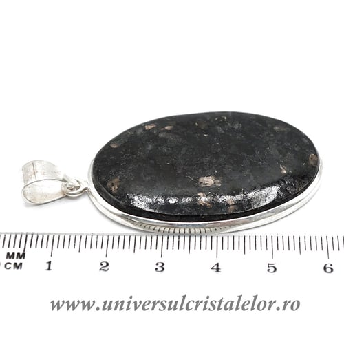 Pandantiv nuumit oval unicat m1