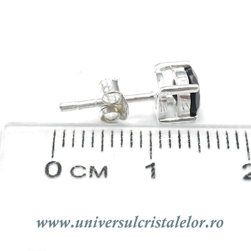 Cercei onix negru rotund fatetat tip surub (studs)