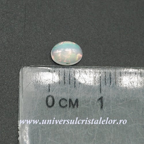 Opal nobil Etiopia cabochon m01