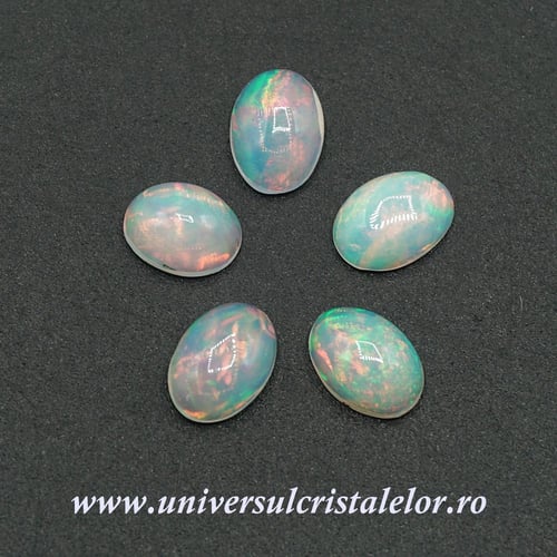 Opal nobil Etiopia cabochon m01
