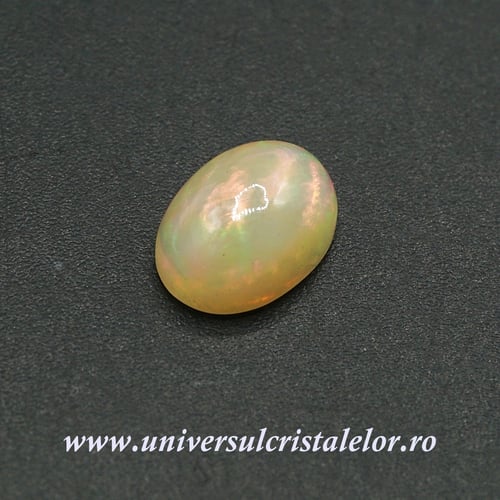 Opal nobil Etiopia cabochon m02