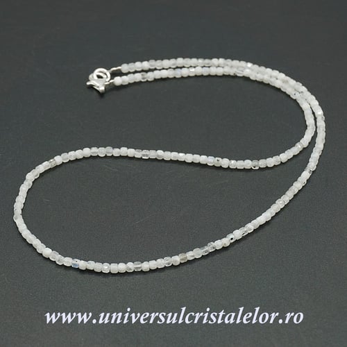 Colier piatra lunii alba cub fatetat - 2,5mm