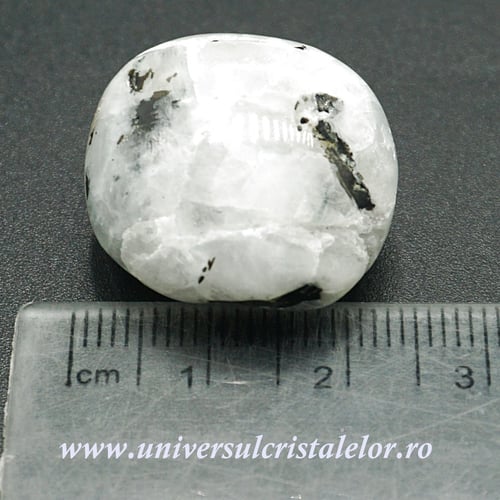 Piatra lunii alba piatra rulata