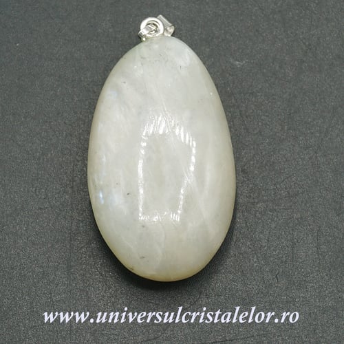 Pandantiv piatra lunii verde