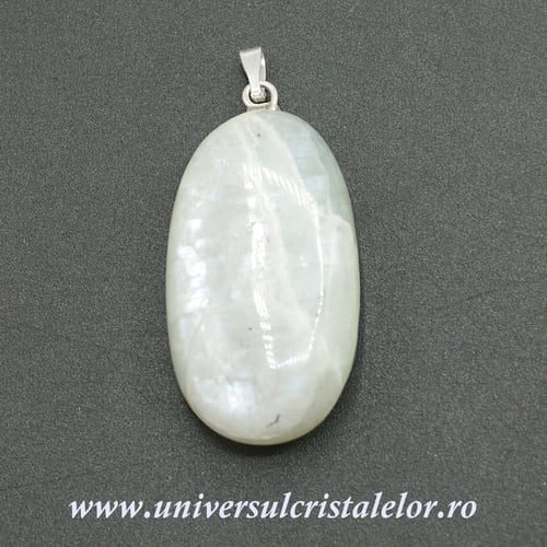 Pandantiv piatra lunii verde