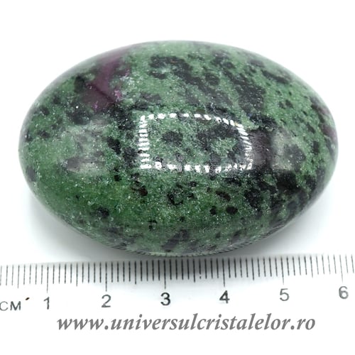 Rubin in zoisit polisat