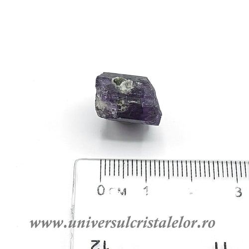 Scapolit mov mineral unicat m01