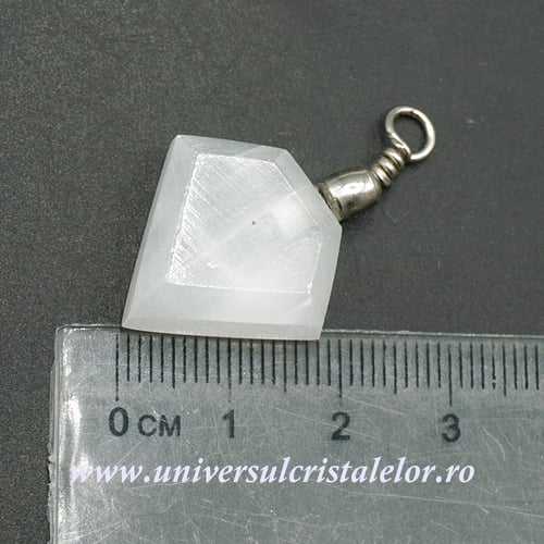 Pandantiv selenit sageata