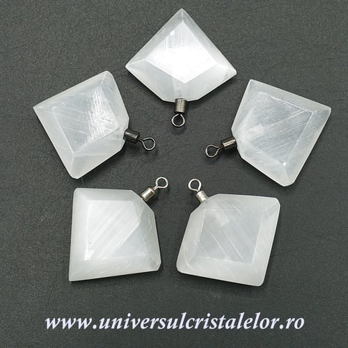 Pandantiv selenit romb