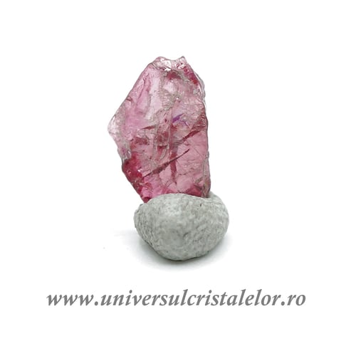 Spinel rosu mineral unicat m03