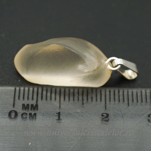 Pandantiv tectita aurie