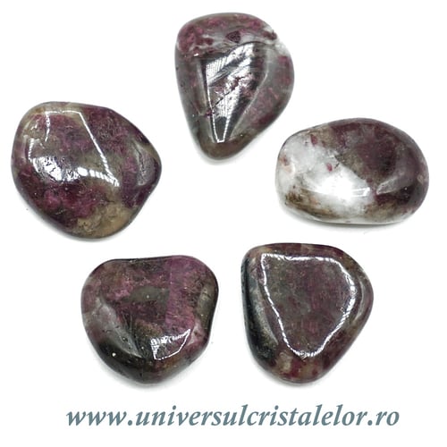 Turmalina rosie piatra rulata